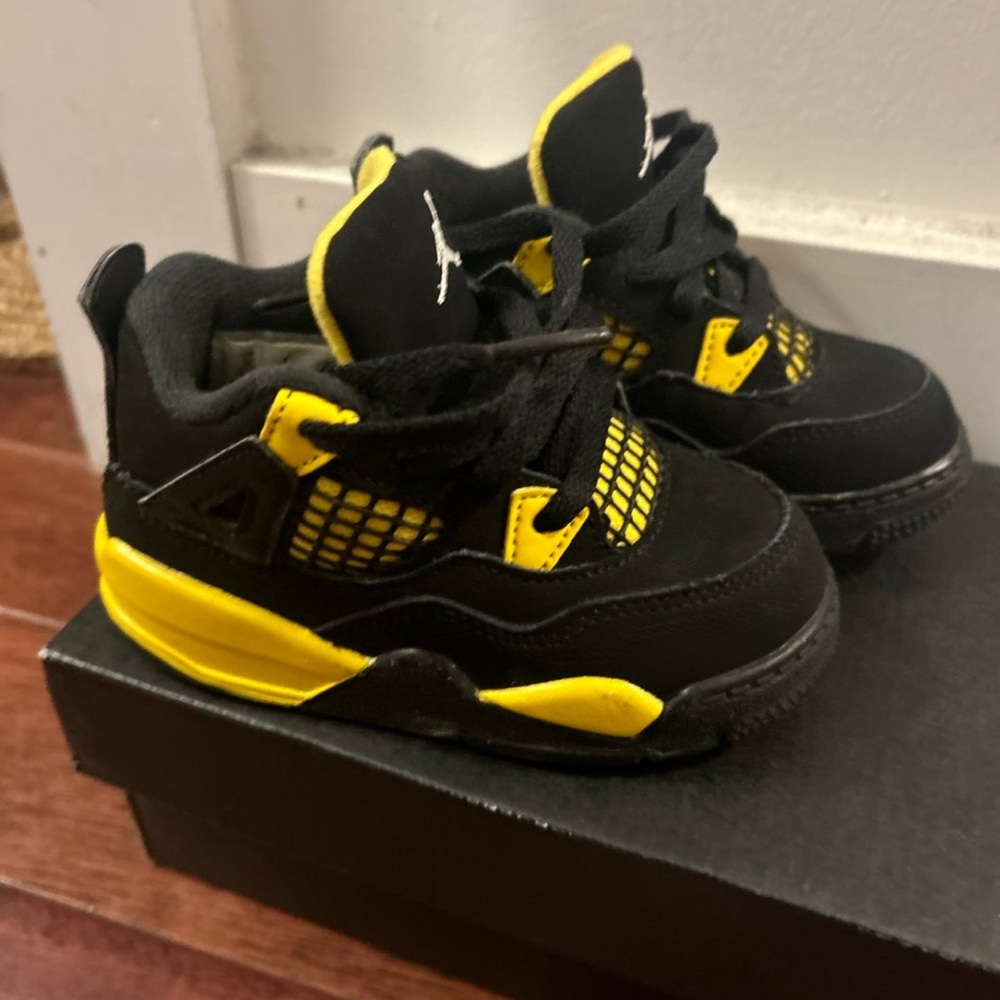 Jordan 4s